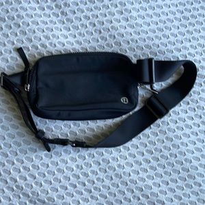 lululemon belt bag